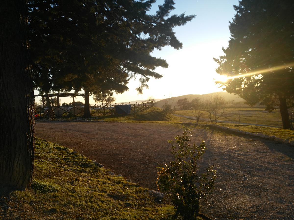 Agriturismo San Martino Foligno Bagian luar foto