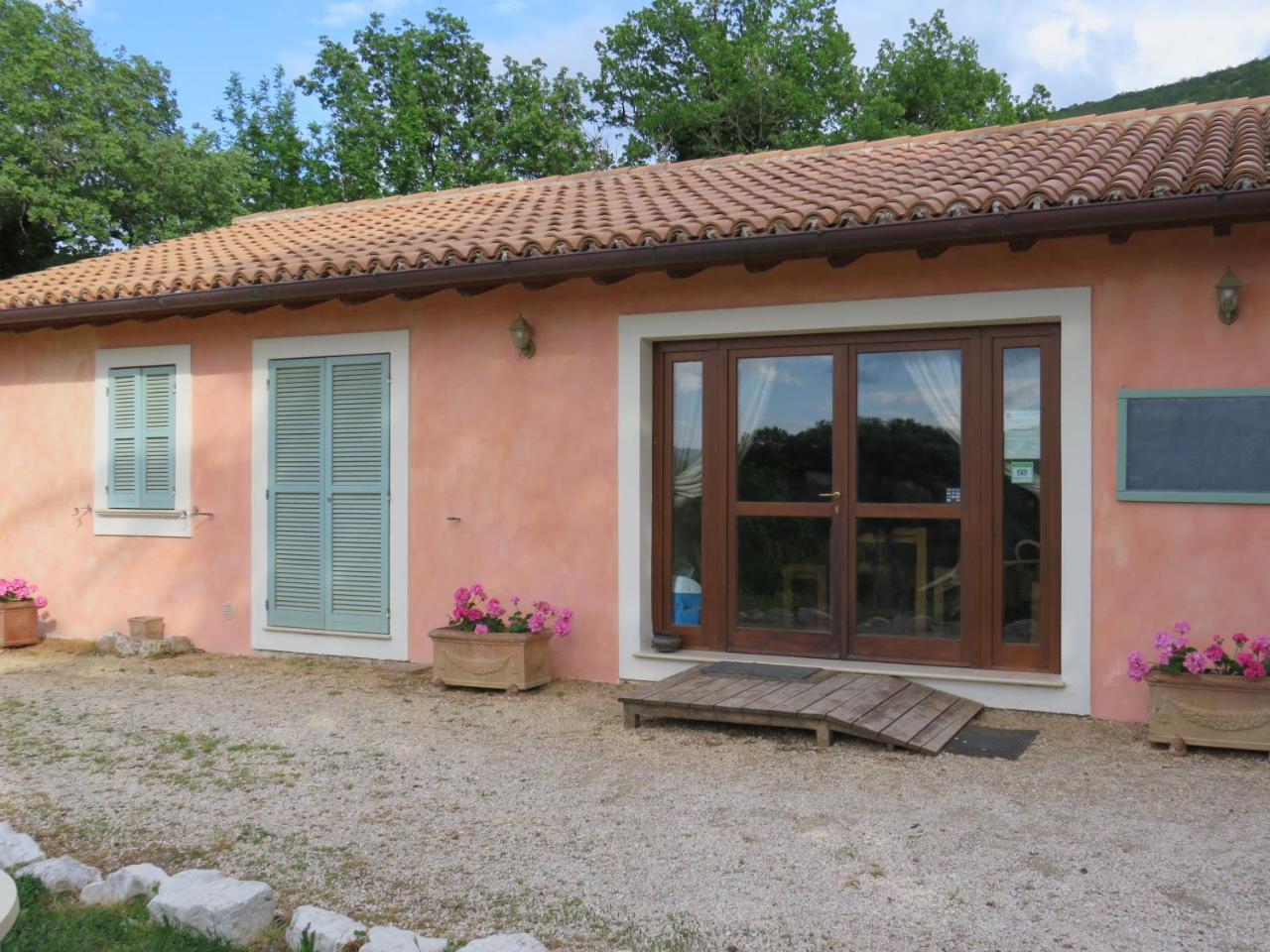 Agriturismo San Martino Foligno Bagian luar foto